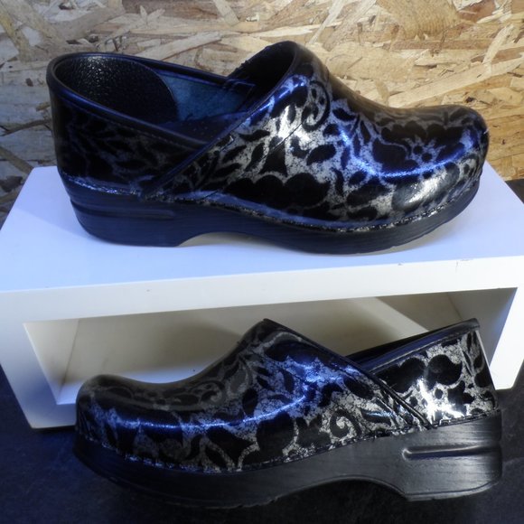 Dansko Black Marble Clogs - Size 39 - Picture 4 of 6